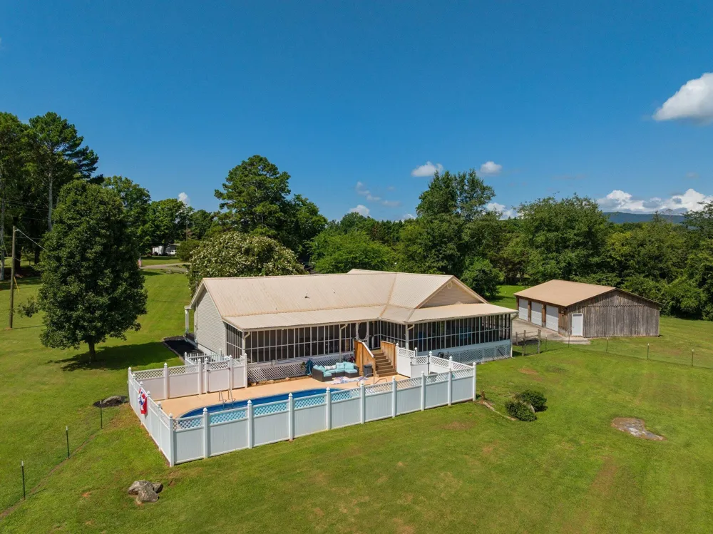 558 Bonds Road Chickamauga, GA 30707