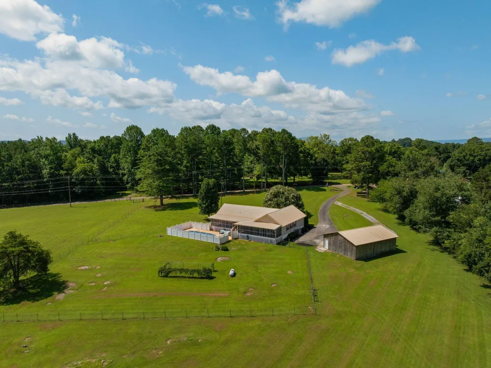558 Bonds Road Chickamauga, GA 30707