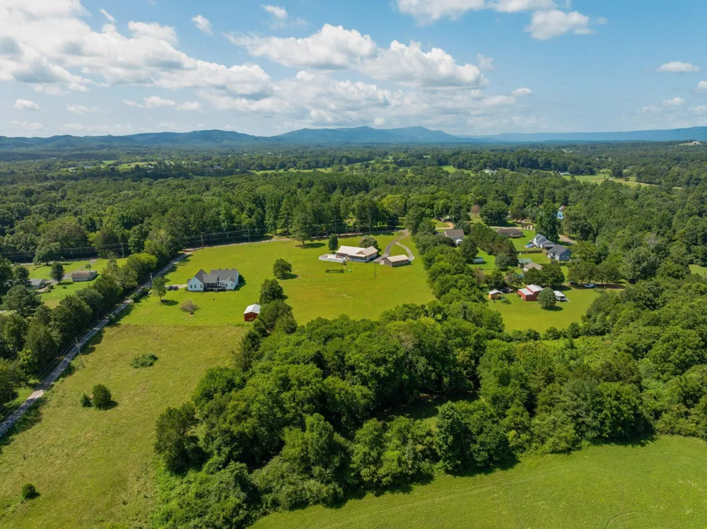 558 Bonds Road Chickamauga, GA 30707