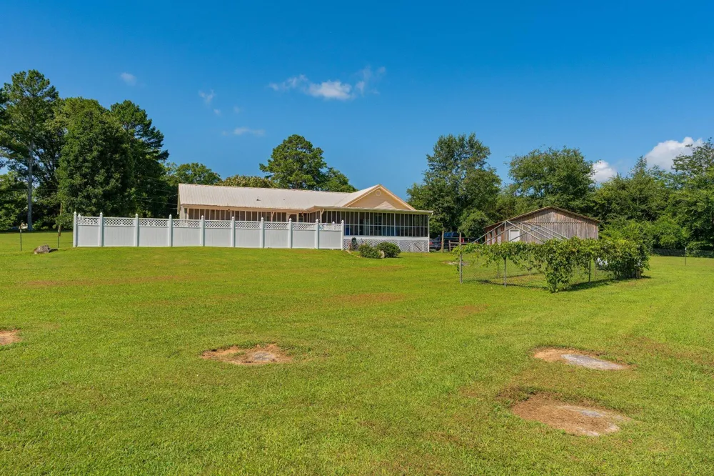 558 Bonds Road Chickamauga, GA 30707