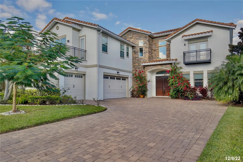 10822 MOBBERLEY CIRCLE Orlando, FL 32832