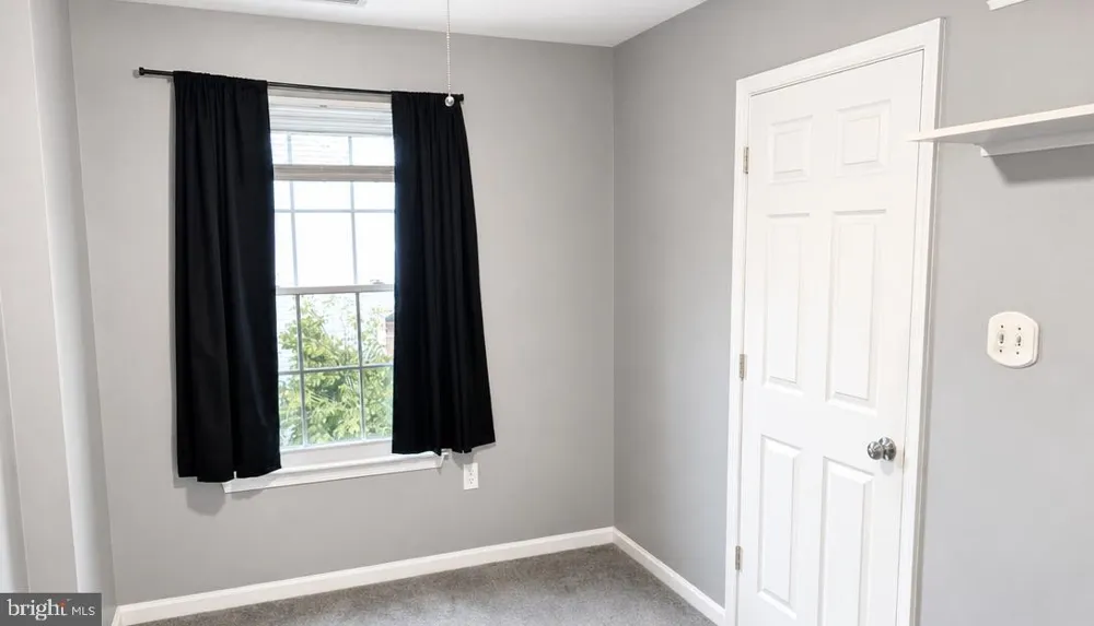 22963 WHITEHALL TERRACE Sterling, VA 20166