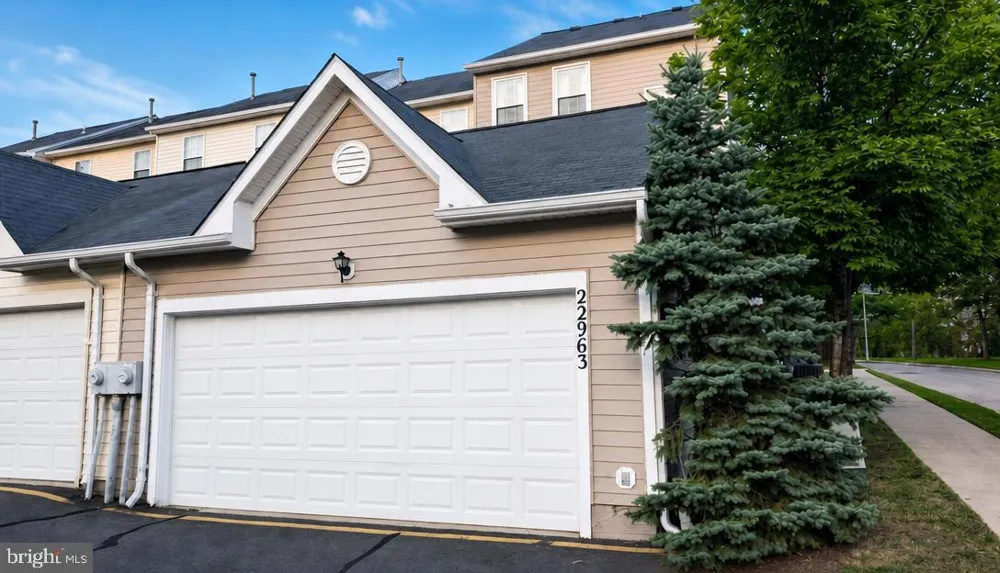 22963 WHITEHALL TERRACE Sterling, VA 20166