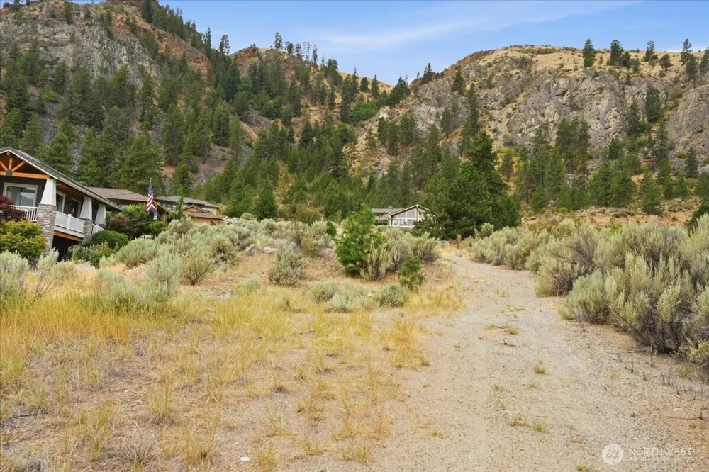 15316 Lakeview Street Entiat, WA 98822