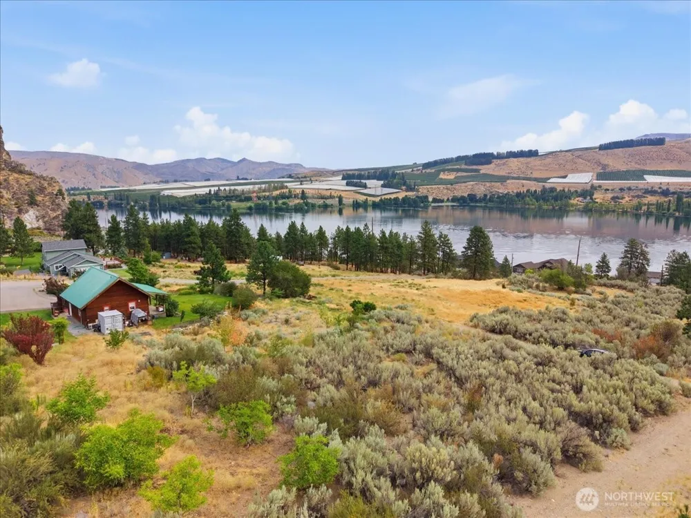 15316 Lakeview Street Entiat, WA 98822