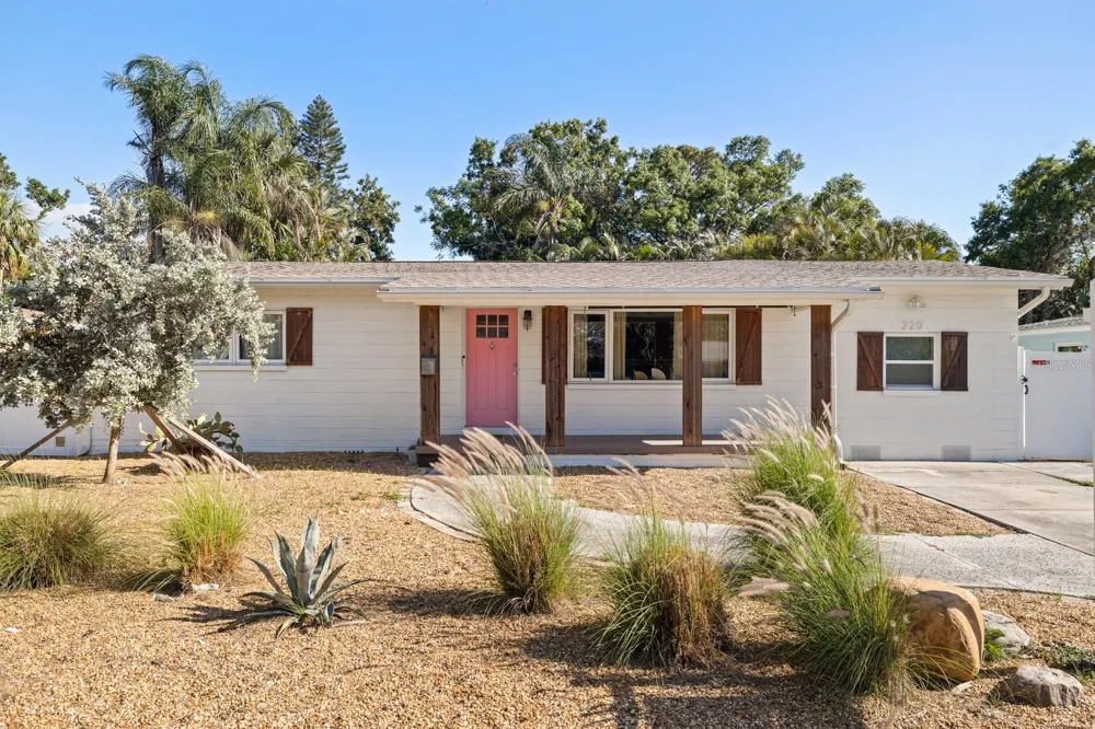 220 45TH AVENUE S St Petersburg, FL 33705