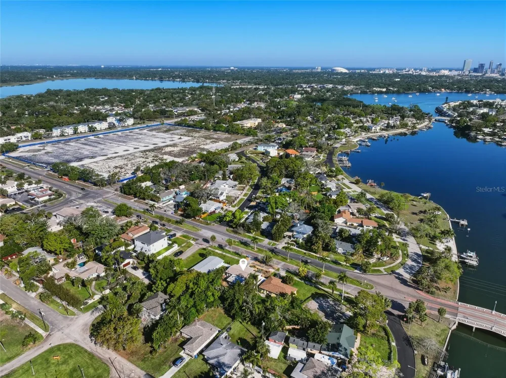 220 45TH AVENUE S St Petersburg, FL 33705