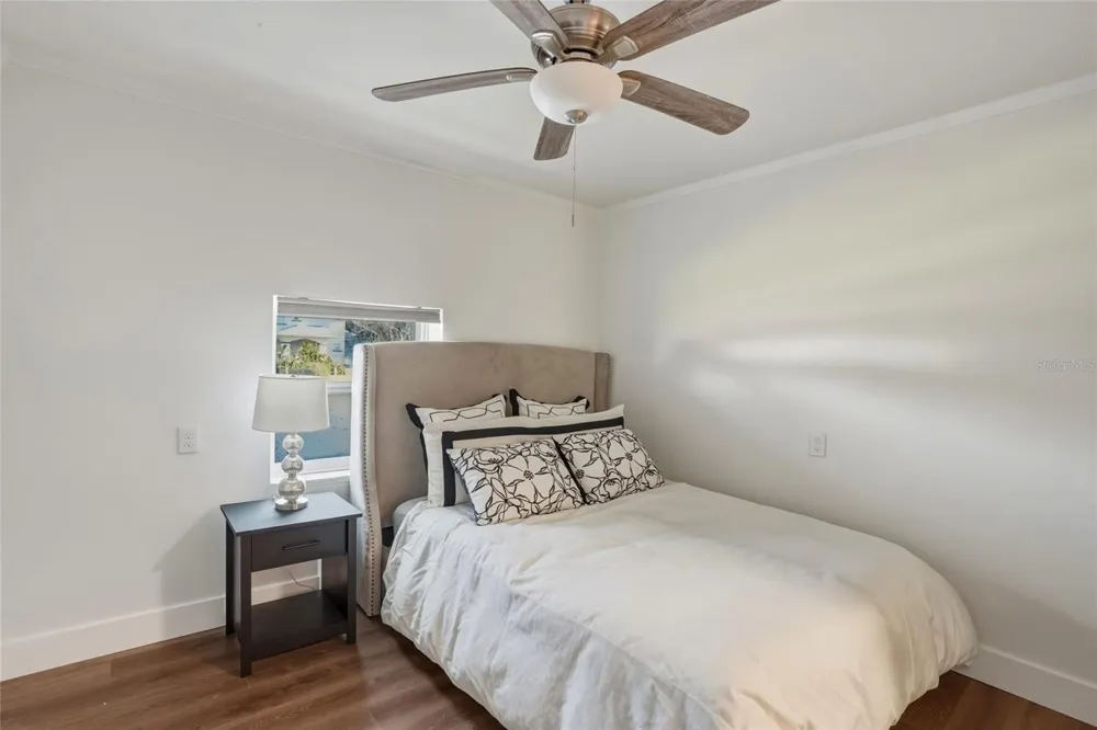 220 45TH AVENUE S St Petersburg, FL 33705