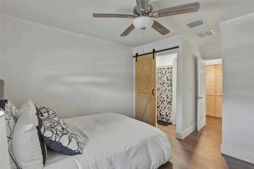220 45TH AVENUE S St Petersburg, FL 33705