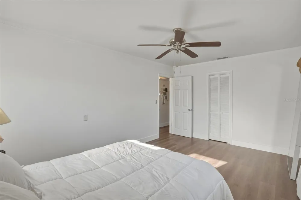 220 45TH AVENUE S St Petersburg, FL 33705