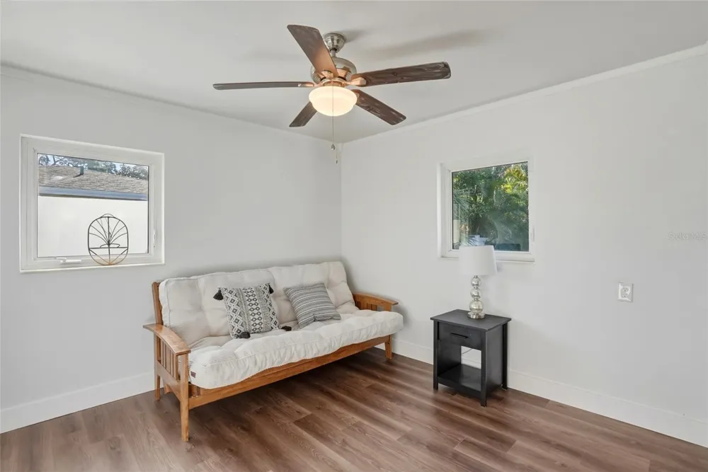220 45TH AVENUE S St Petersburg, FL 33705
