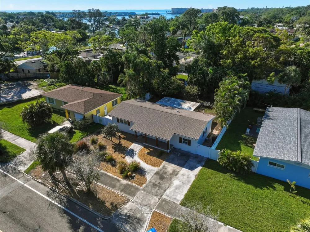 220 45TH AVENUE S St Petersburg, FL 33705