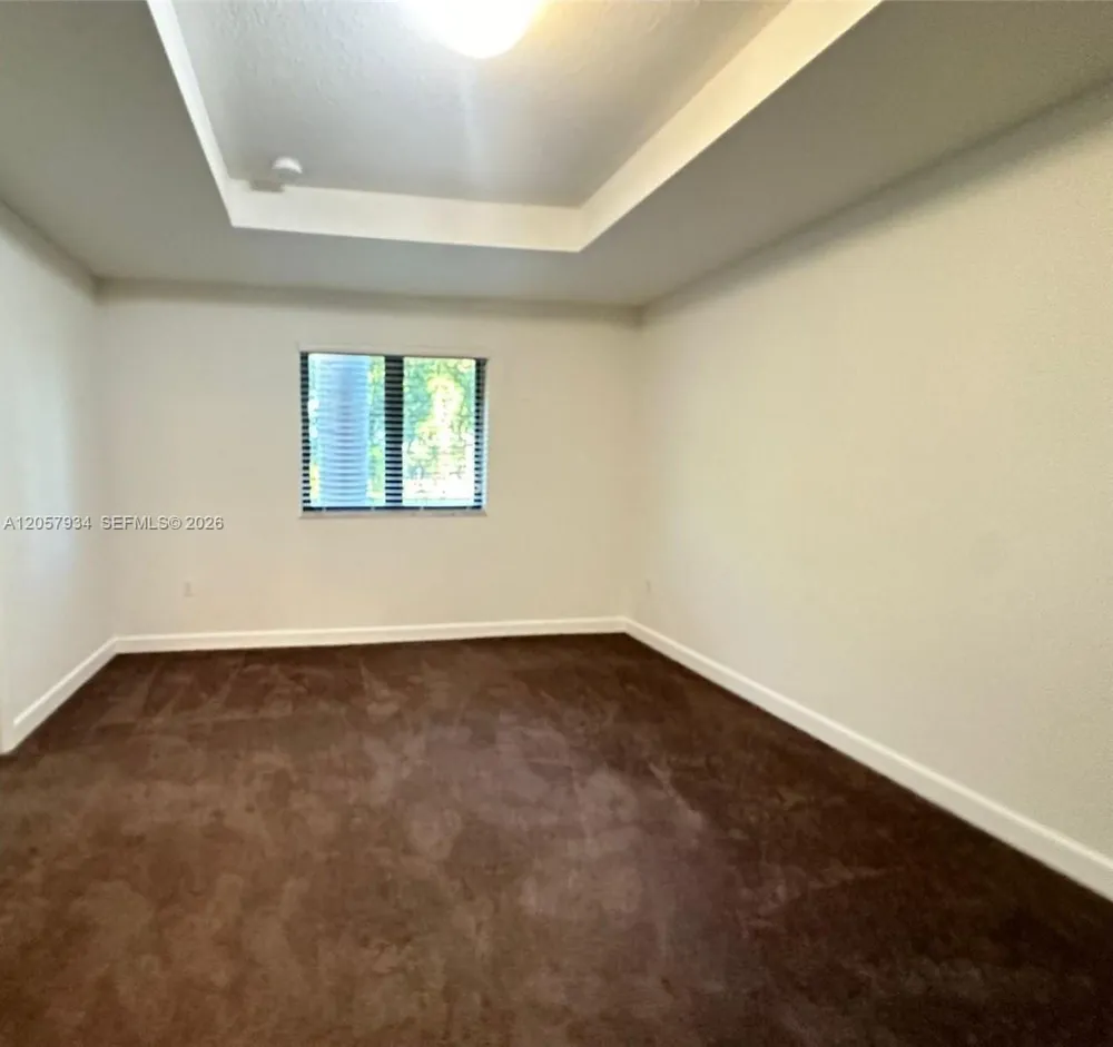 317 NE 194th Ln #317 Miami, FL 33179