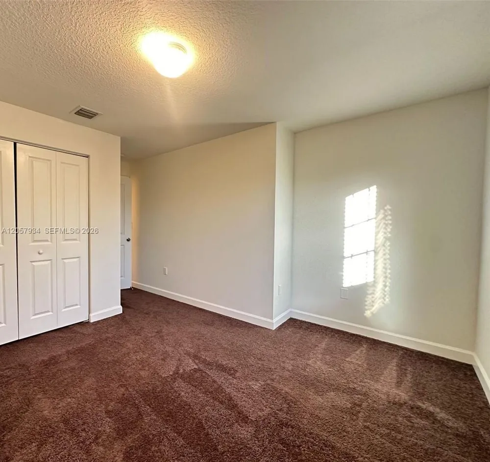 317 NE 194th Ln #317 Miami, FL 33179