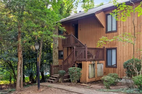 116 Cloister Oaks Circle
