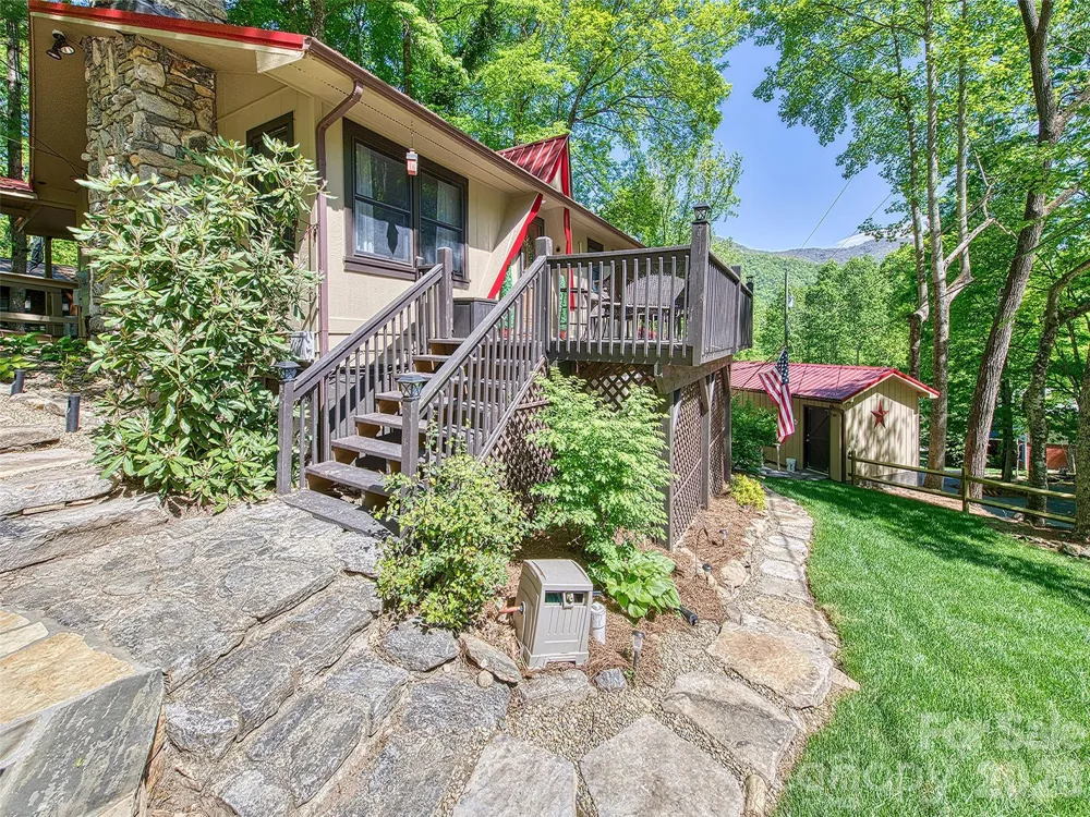 290 Dogwood Drive Maggie Valley, NC 28751