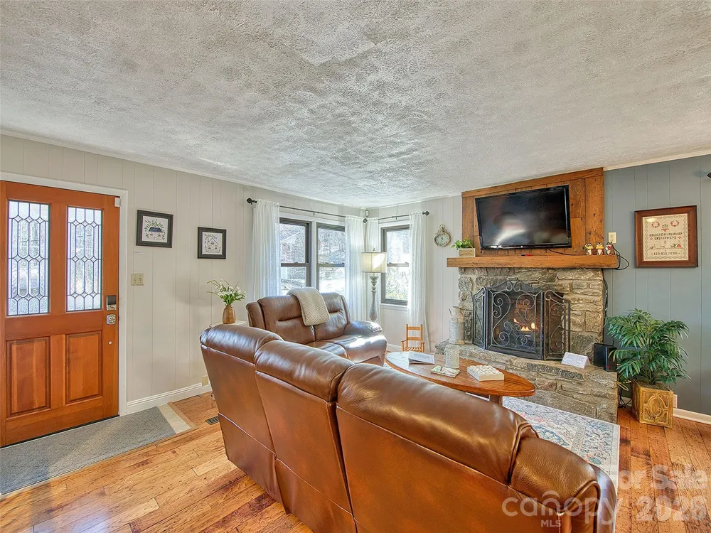 290 Dogwood Drive Maggie Valley, NC 28751