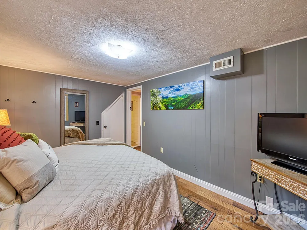 290 Dogwood Drive Maggie Valley, NC 28751