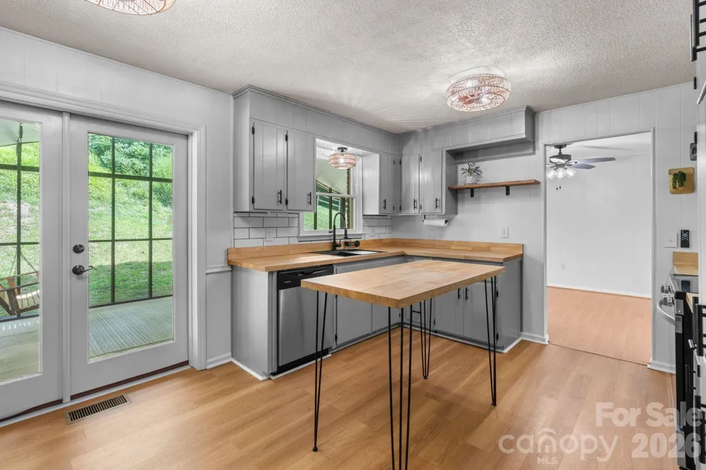 44 Green Drive Waynesville, NC 28785