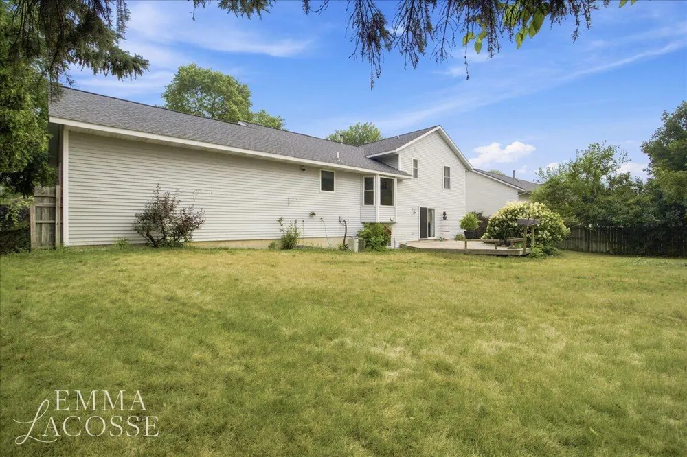 3560 Rush Creek Drive Hudsonville, MI 49426