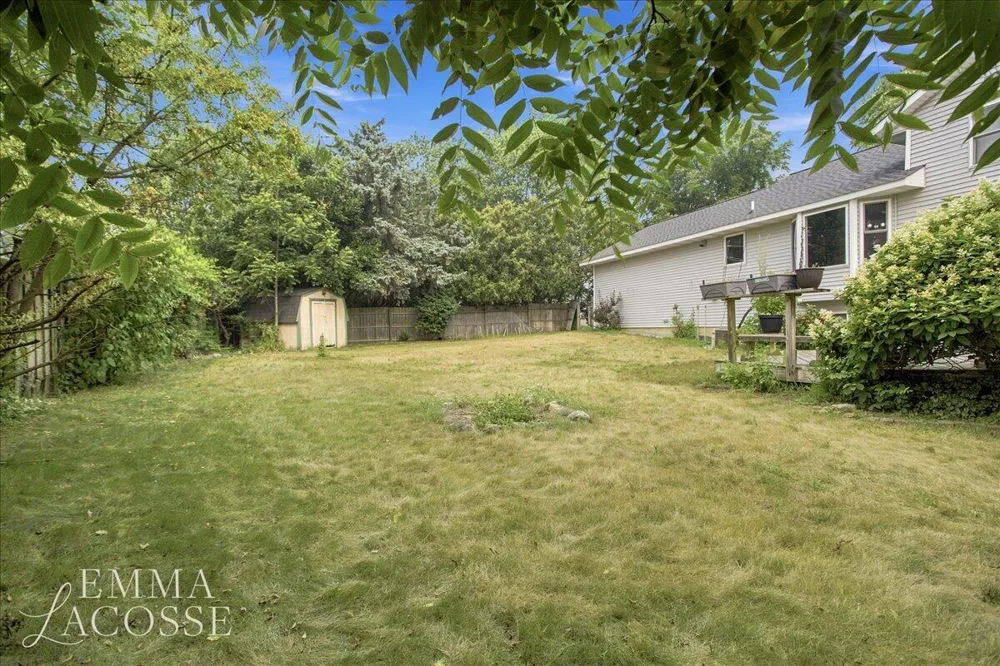 3560 Rush Creek Drive Hudsonville, MI 49426