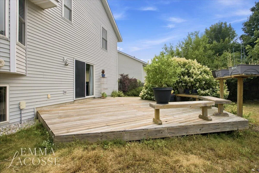 3560 Rush Creek Drive Hudsonville, MI 49426