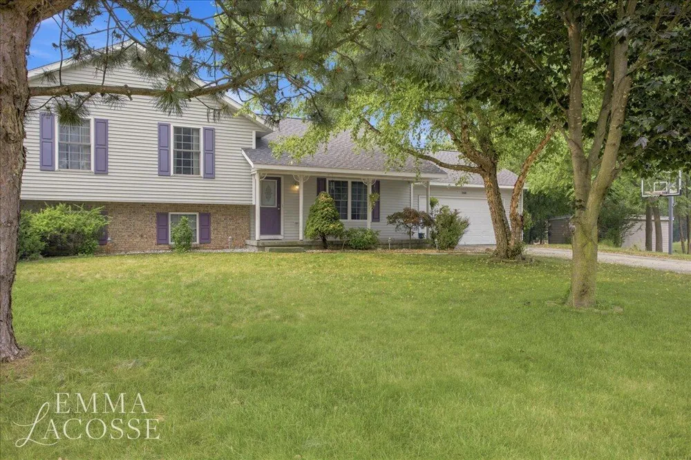 3560 Rush Creek Drive Hudsonville, MI 49426