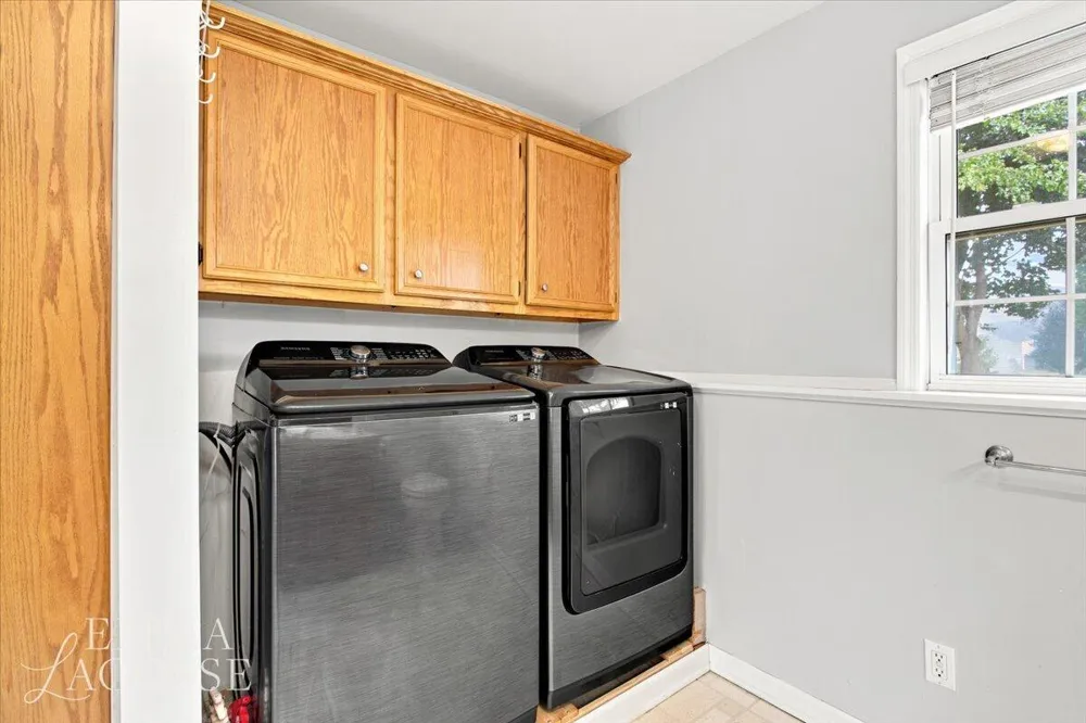 3560 Rush Creek Drive Hudsonville, MI 49426