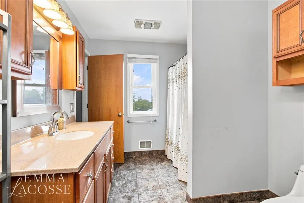 3560 Rush Creek Drive Hudsonville, MI 49426