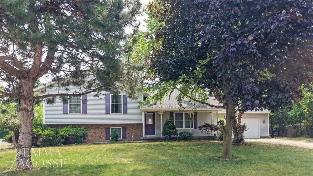 3560 Rush Creek Drive Hudsonville, MI 49426