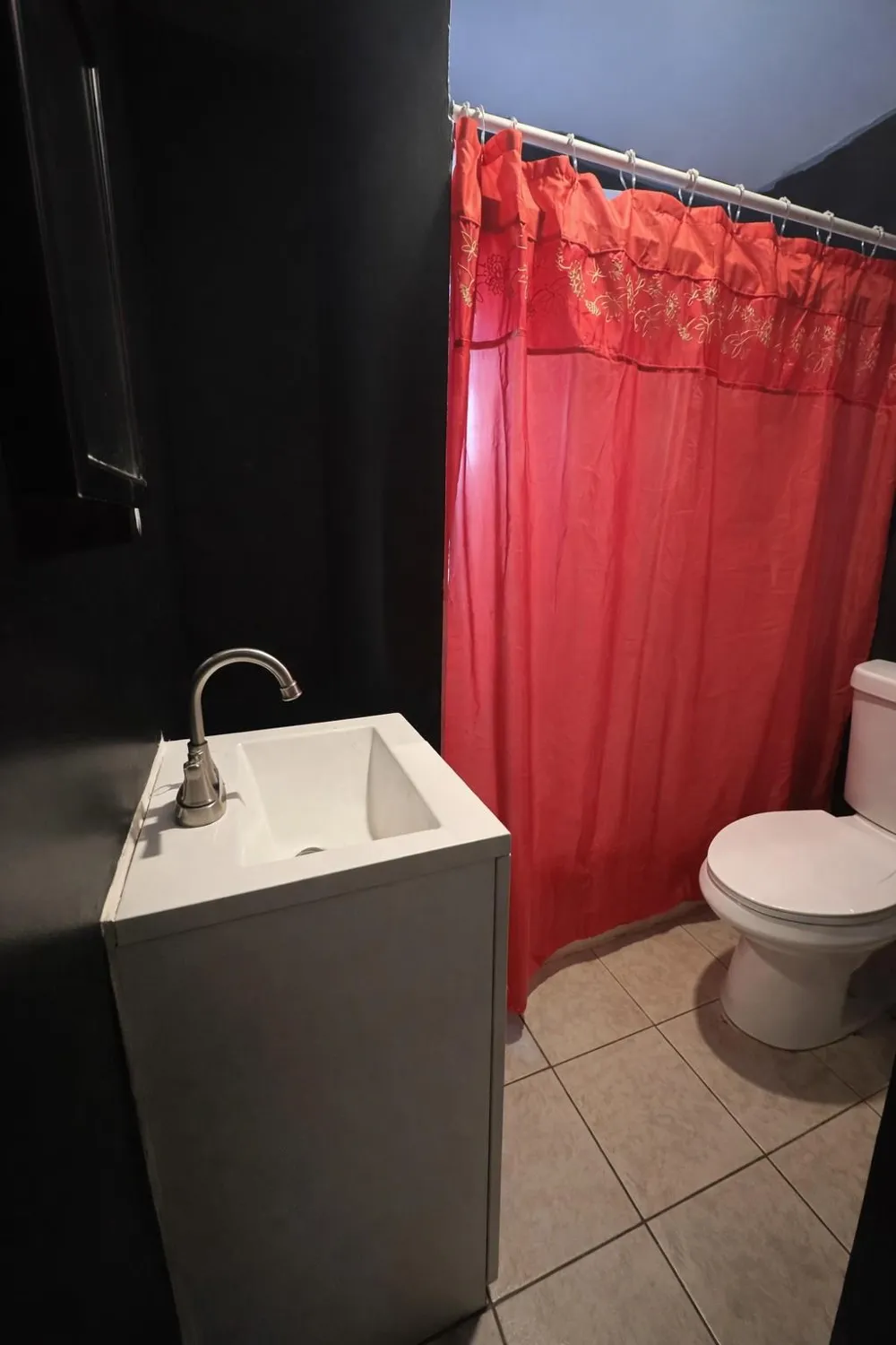 2431 LAWRENCE STREET Philadelphia, PA 19133