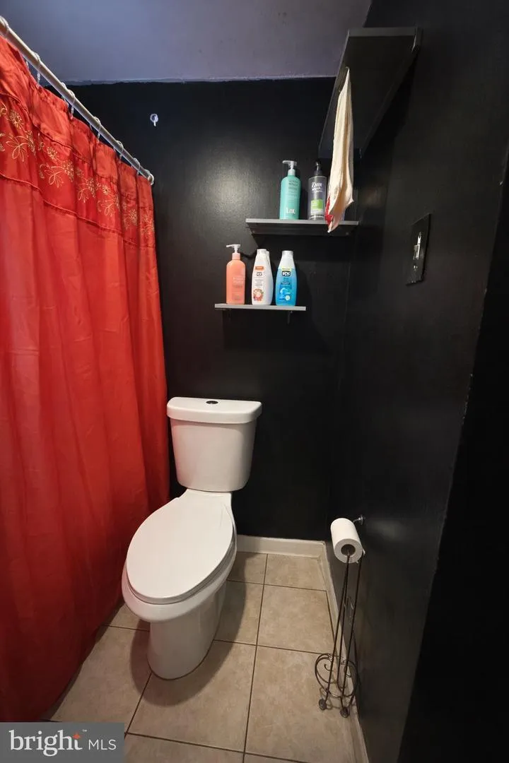 2431 LAWRENCE STREET Philadelphia, PA 19133