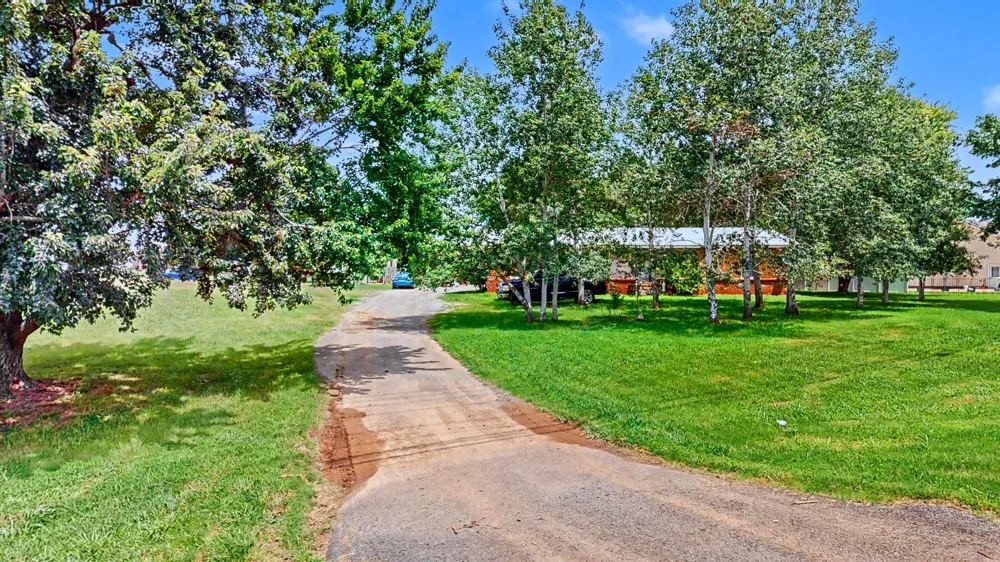 801 Tiny Town Rd Clarksville, TN 37042