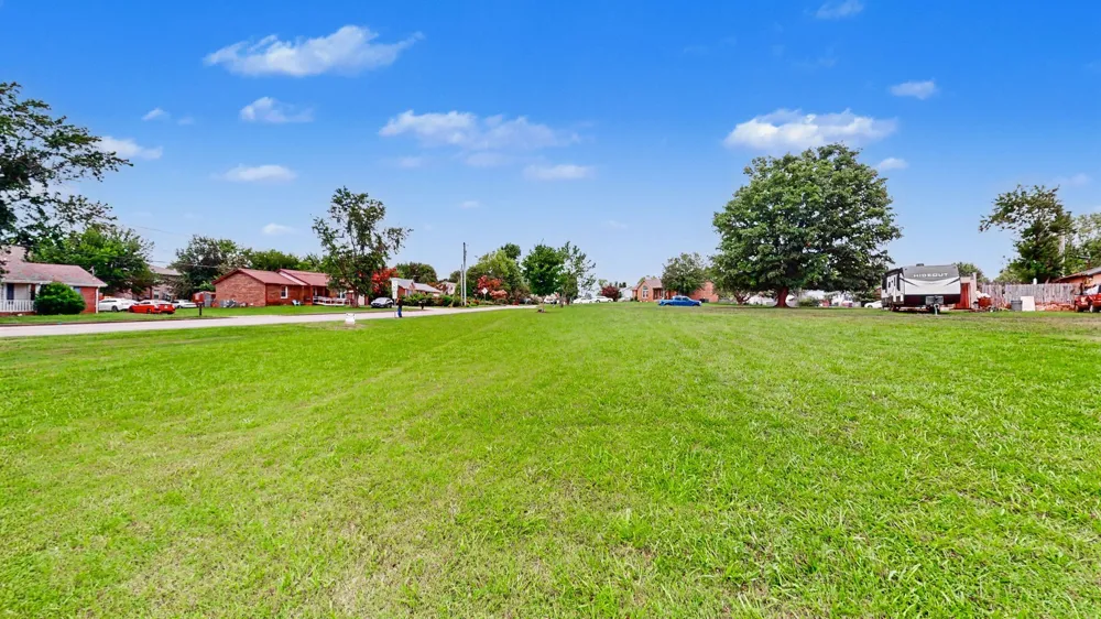 801 Tiny Town Rd Clarksville, TN 37042