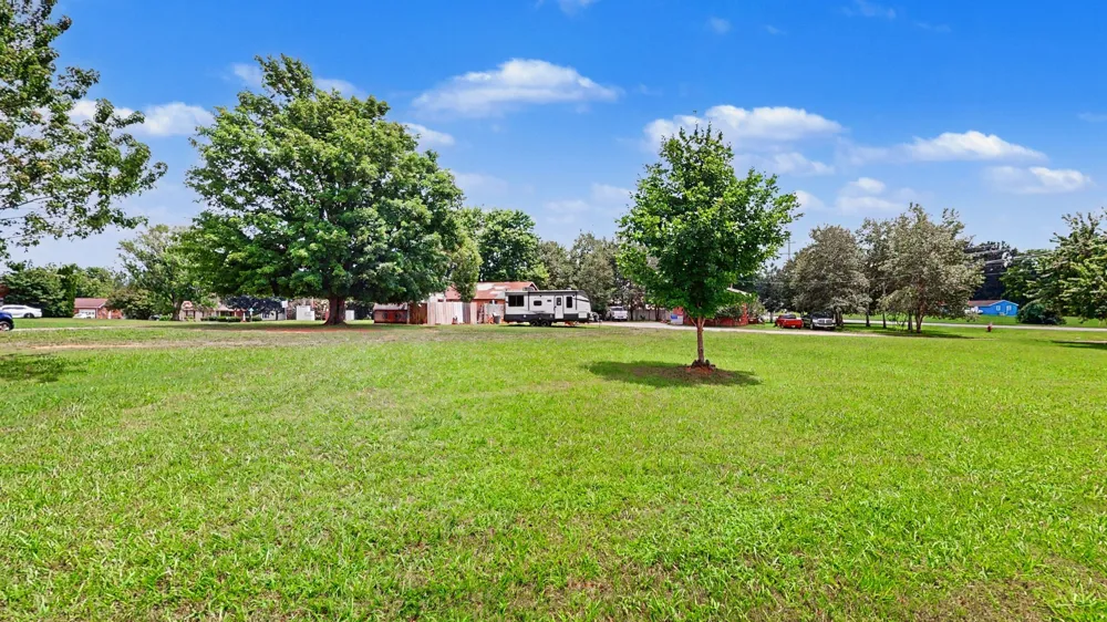 801 Tiny Town Rd Clarksville, TN 37042