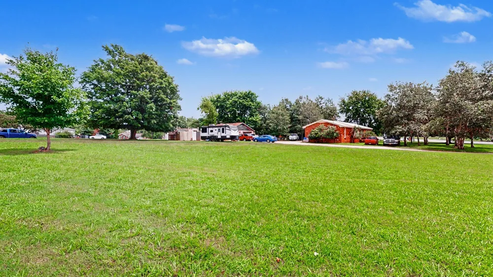 801 Tiny Town Rd Clarksville, TN 37042