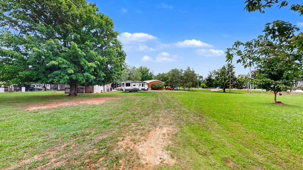 801 Tiny Town Rd Clarksville, TN 37042