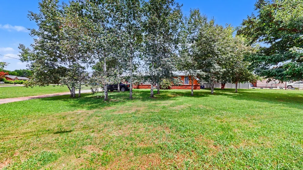 801 Tiny Town Rd Clarksville, TN 37042