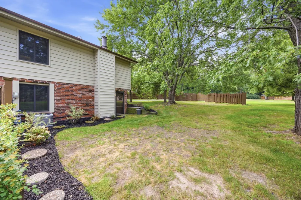 9712 Cimarron Circle Minnetonka, MN 55305