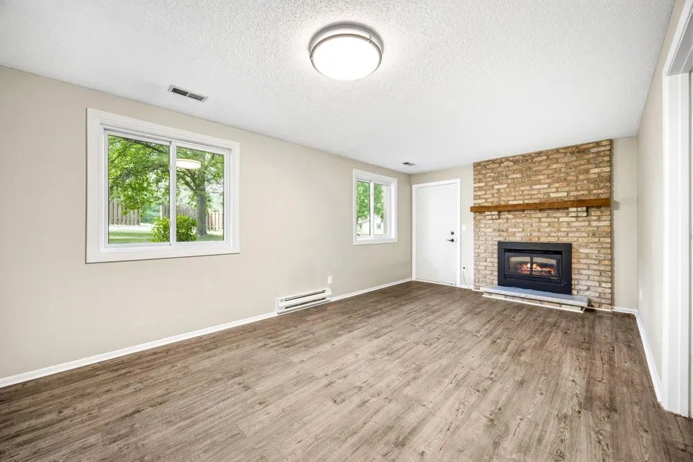 9712 Cimarron Circle Minnetonka, MN 55305