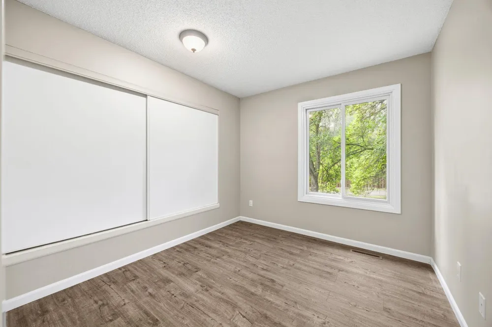 9712 Cimarron Circle Minnetonka, MN 55305