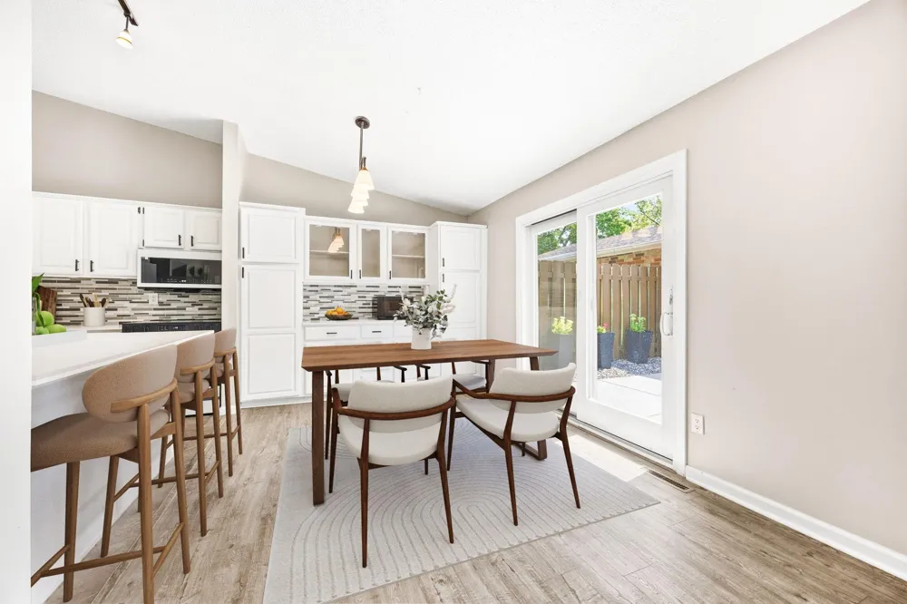 9712 Cimarron Circle Minnetonka, MN 55305