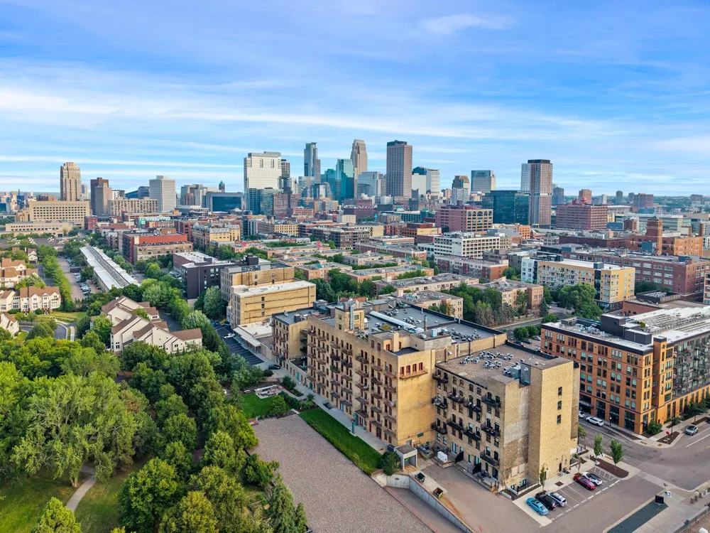 716 1st Street #534 Minneapolis, MN 55401