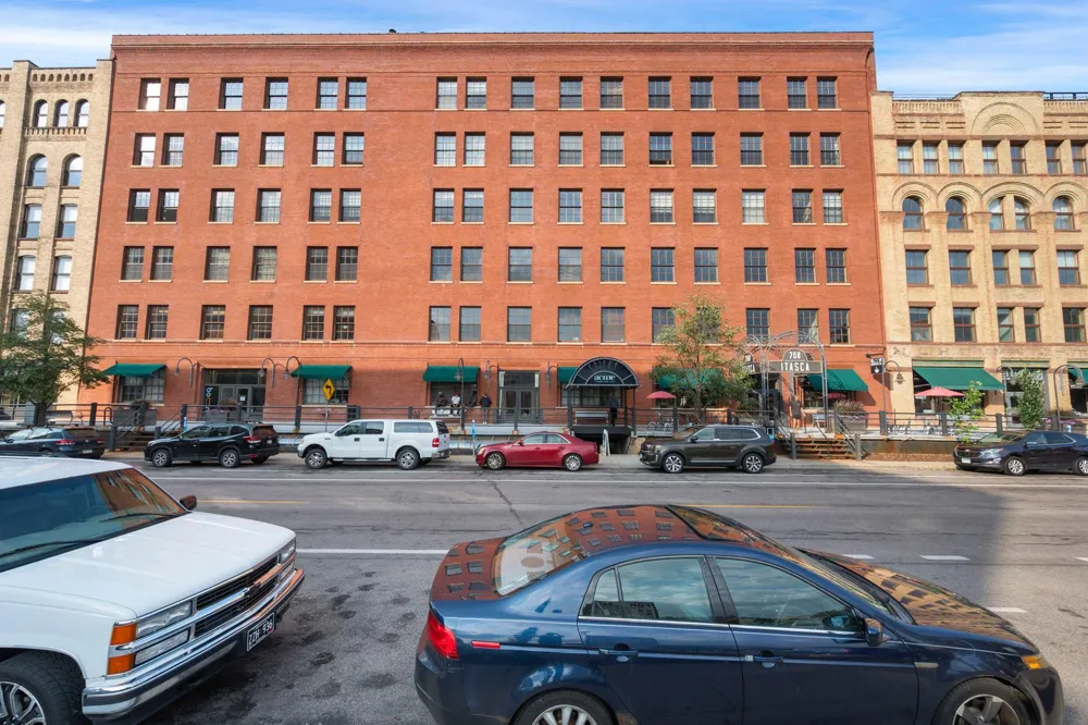 716 1st Street #534 Minneapolis, MN 55401