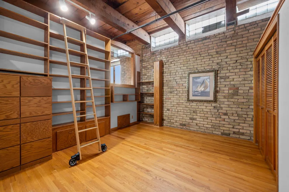 716 1st Street #534 Minneapolis, MN 55401