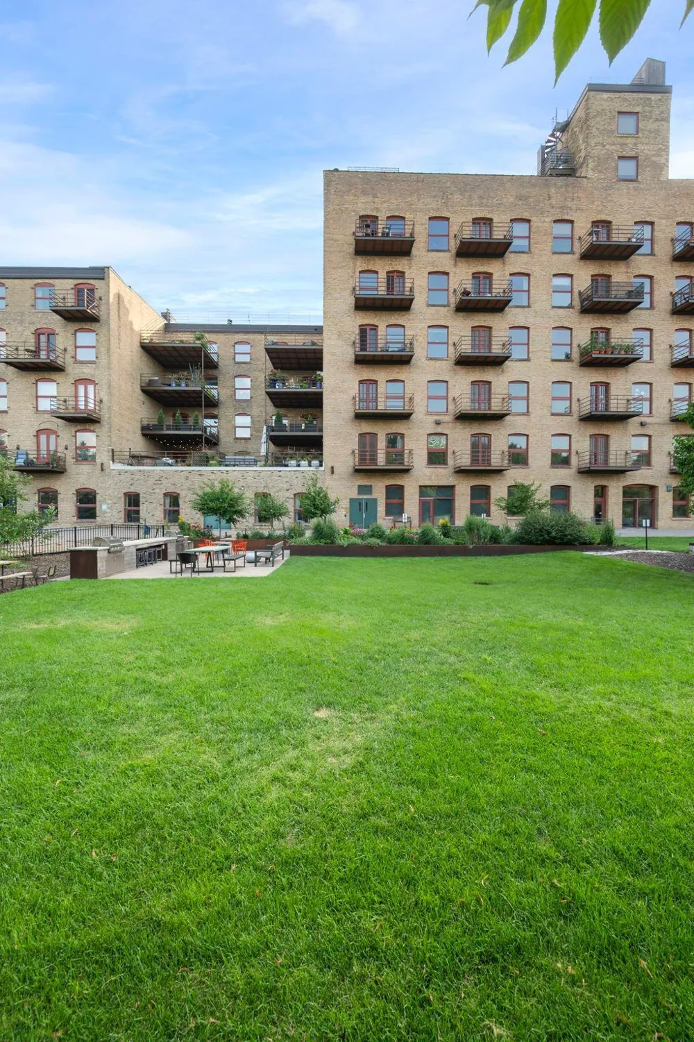 716 1st Street #534 Minneapolis, MN 55401