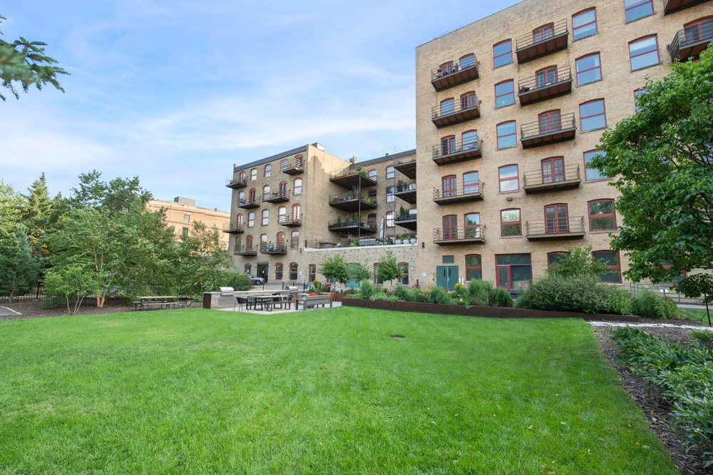 716 1st Street #534 Minneapolis, MN 55401