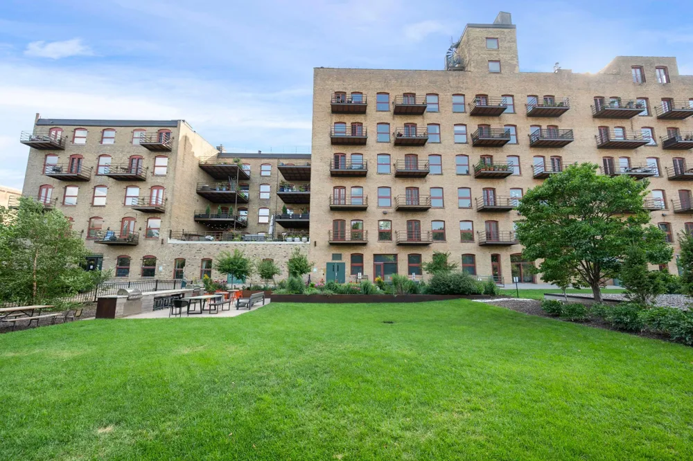 716 1st Street #534 Minneapolis, MN 55401