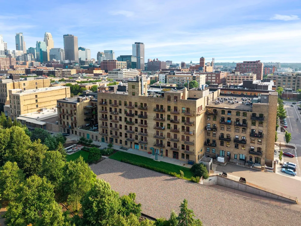 716 1st Street #534 Minneapolis, MN 55401