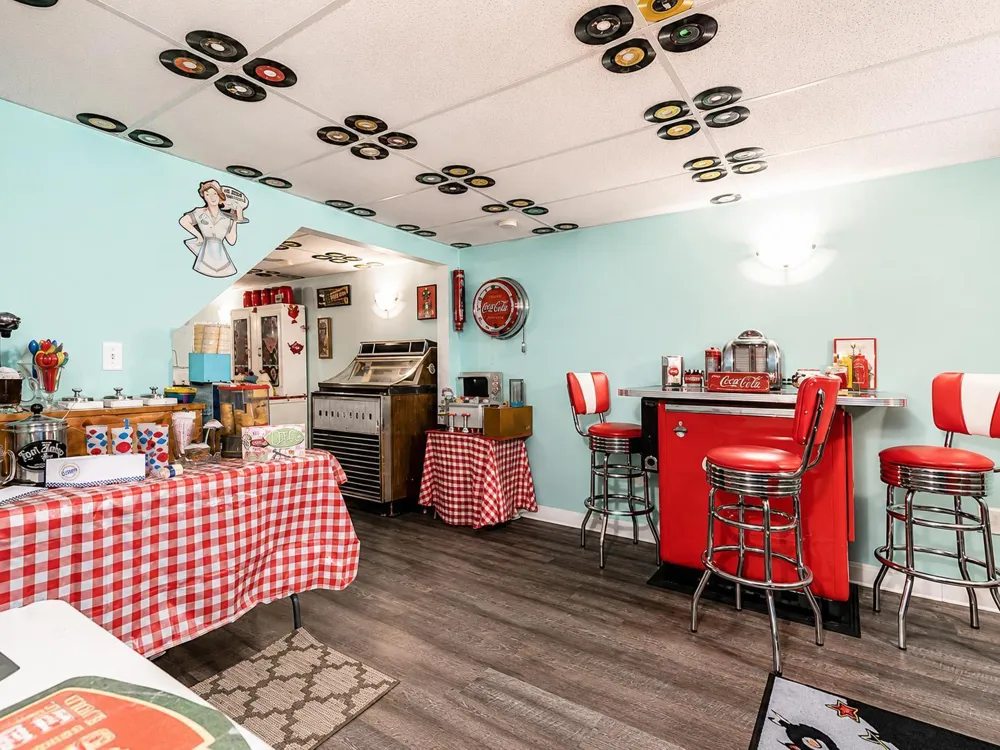 10 Buck Avenue NE Madelia, MN 56062